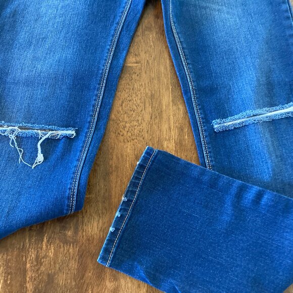 Forever 21 Low Rise Dark Wash Distressed Skinny Jeans for Women Size 30 EUC! - Picture 3 of 4